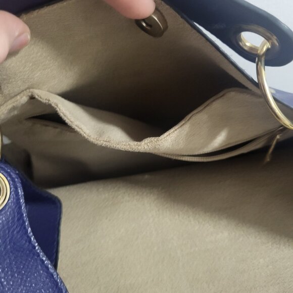 Large Deep NavySophisticated and Spacious!  Pebbled Tote - Gold Hardware - Picture 9 of 13